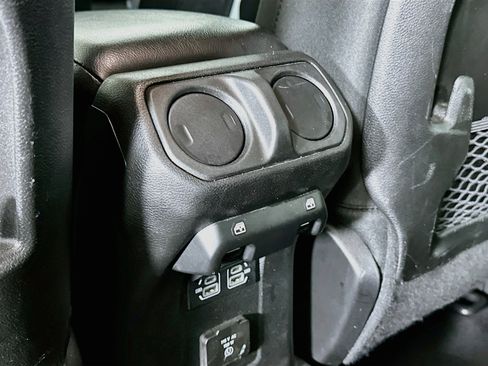 Used 2024 Jeep Wrangler Unlimited Rubicon 4xe AWD/4WD image 26