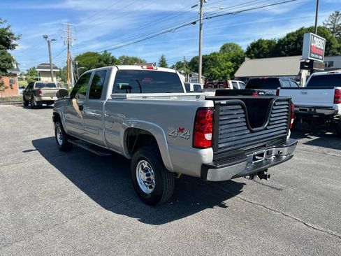 Used 2006 Chevrolet Silverado 2500 LT w/ Skid Plate Package AWD/4WD image 4