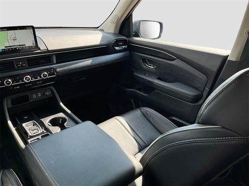 Used 2023 Honda Pilot Elite image 25
