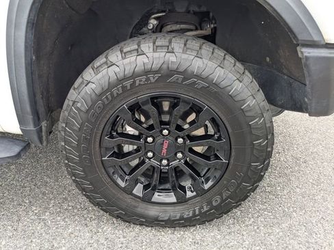 Used 2023 GMC Sierra 1500 AT4X image 11