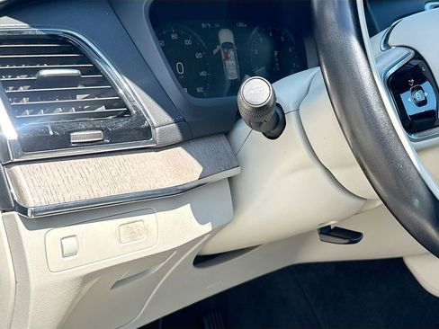 Used 2021 Volvo XC90 T6 Inscription w/ Climate Package image 11