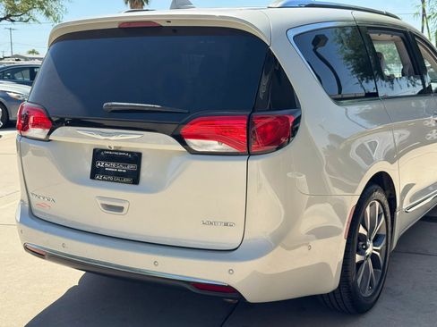 Used 2017 Chrysler Pacifica Limited w/ UConnect Theater Package FWD image 53