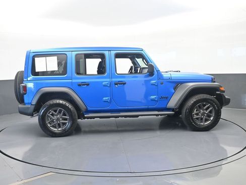Used 2025 Jeep Wrangler Unlimited Sport AWD/4WD image 7
