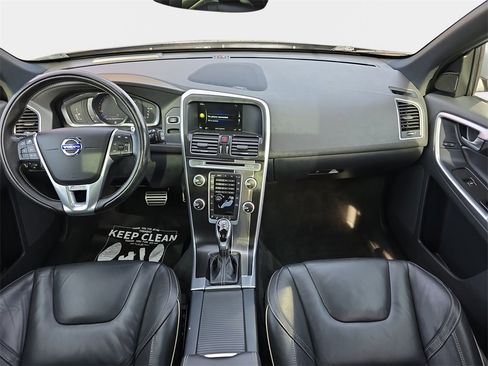 Used 2017 Volvo XC60 T6 R-Design w/ Climate Package image 10