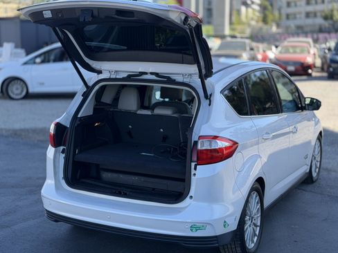 Used 2016 Ford C-MAX Energi SEL w/ Equipment Group 302A FWD image 9