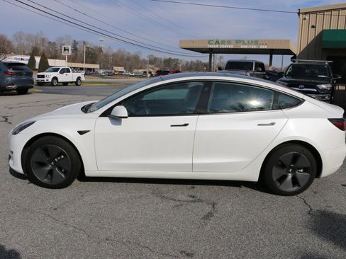 Used 2021 Tesla Model 3 Standard Range Plus image 2