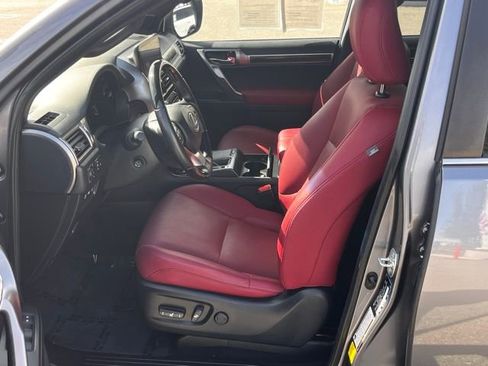 Used 2022 Lexus GX 460 Premium w/ Premium Package image 9