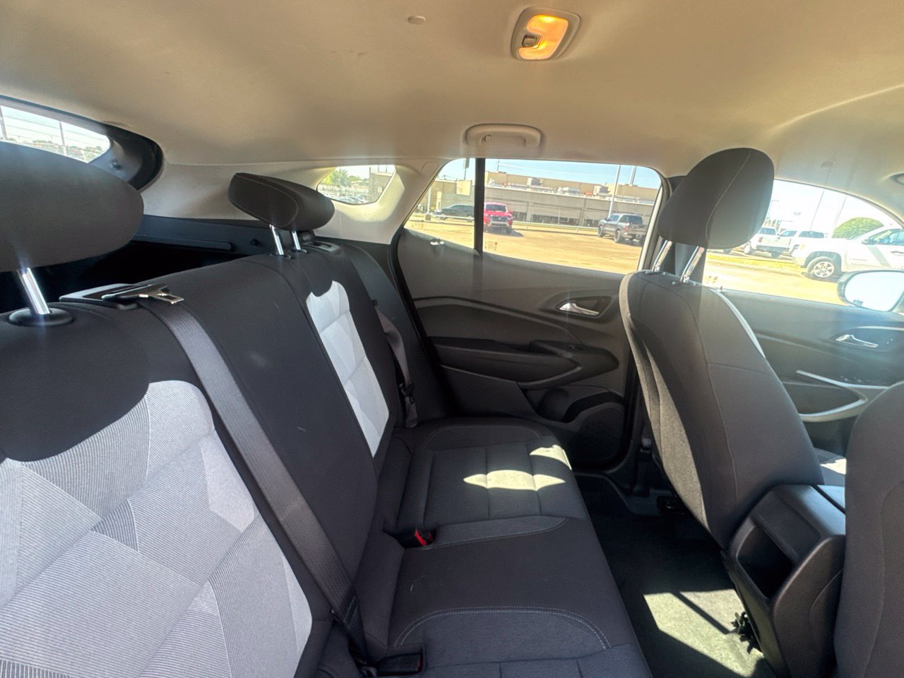 Used 2025 Chevrolet Trax LS FWD image 31