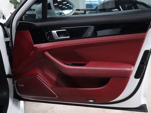 Used 2019 Porsche Panamera GTS image 23