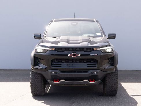 Used 2026 Chevrolet Colorado ZR2 w/ Technology Package AWD/4WD image 19