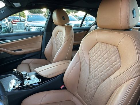 Used 2023 BMW 540i w/ Premium Package image 19