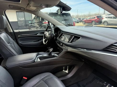 Used 2020 Buick Enclave Premium w/ Sun and Sites Package image 28