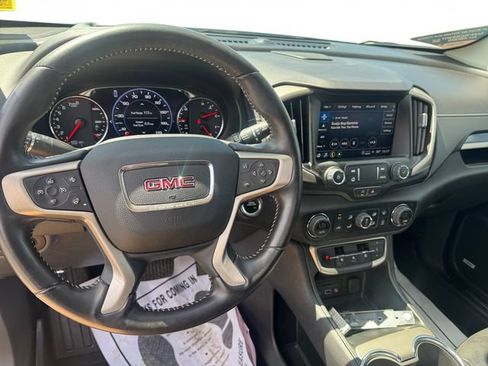 Used 2022 GMC Terrain Denali w/ Denali Premium Package AWD/4WD image 12
