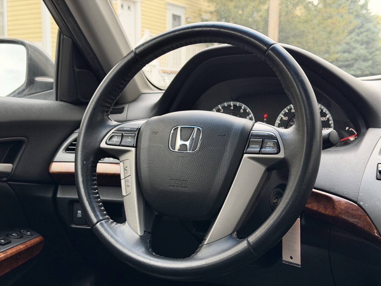 Used 2011 Honda Accord EX-L image 25