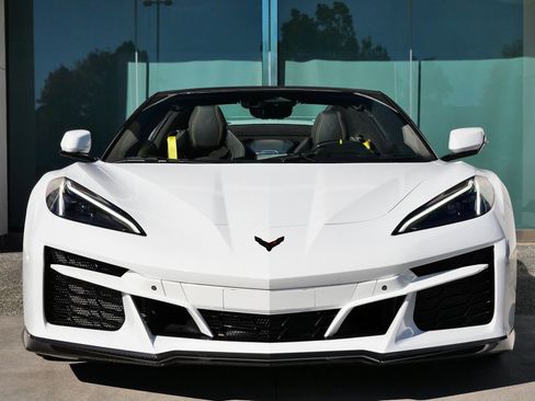 Used 2024 Chevrolet Corvette Z06 image 2