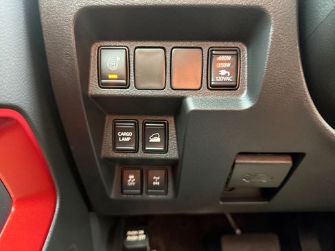 Used 2023 Nissan Frontier PRO-4X w/ Pro Convenience Package image 11