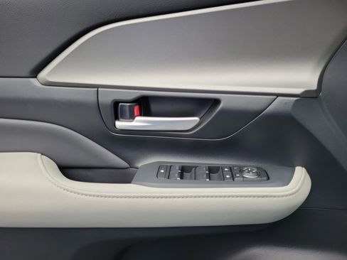 New 2026 Toyota Grand Highlander AWD Hybrid image 13