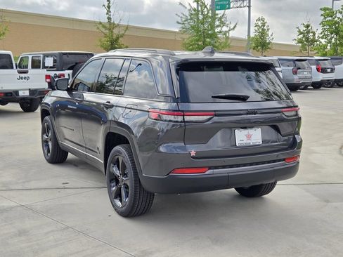 New 2026 Jeep Grand Cherokee Limited RWD image 3