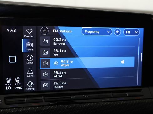 Used 2023 Volkswagen Golf R AWD/4WD image 48