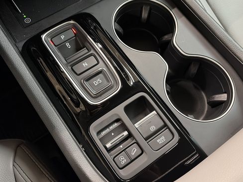 Used 2025 Honda Pilot EX-L image 5