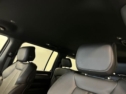 New 2026 Jeep Grand Wagoneer 4WD image 31