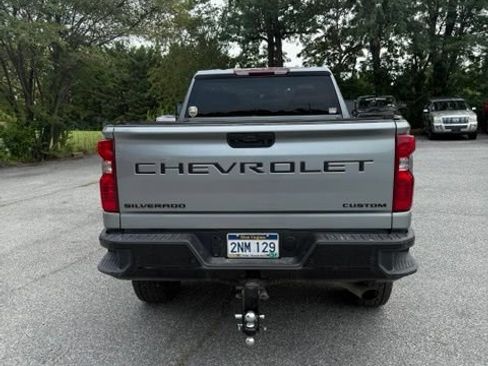Used 2024 Chevrolet Silverado 2500 Custom w/ Custom Value Package AWD/4WD image 4