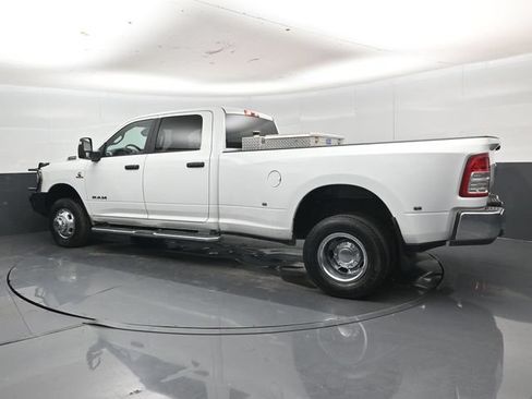 Used 2024 RAM 3500 Big Horn AWD/4WD image 35