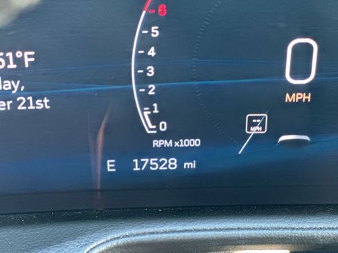 Used 2024 Cadillac XT4 Premium Luxury image 15