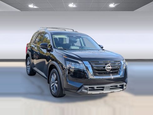 Used 2023 Nissan Pathfinder SL image 7