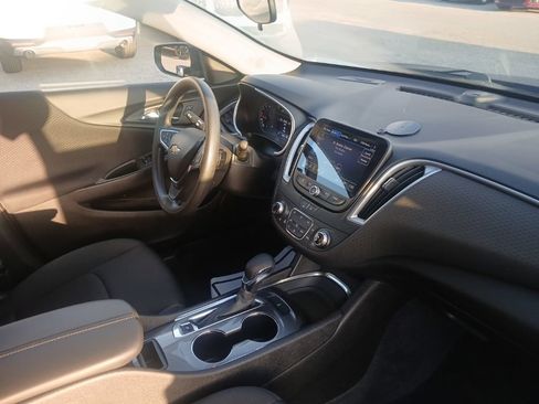 Used 2023 Chevrolet Malibu LT FWD image 19