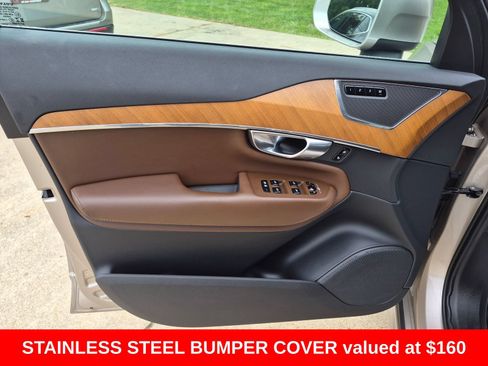 Used 2023 Volvo XC90 B6 Plus w/ Protection Package AWD/4WD image 26