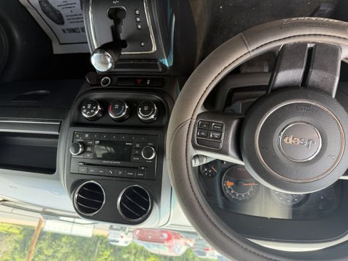 Used 2016 Jeep Patriot Sport w/ Power Value Group FWD image 5