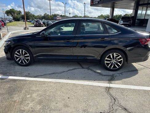 Used 2025 Volkswagen Jetta SE FWD image 20