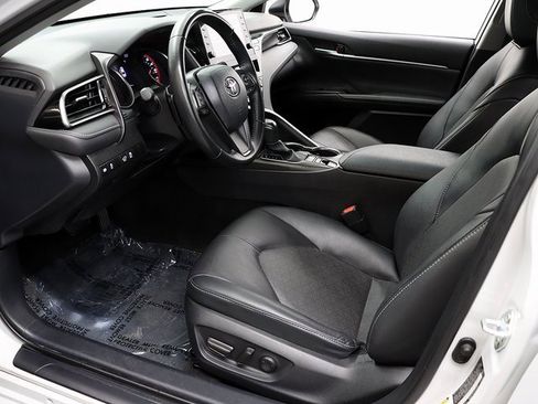 Used 2023 Toyota Camry XSE image 10