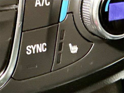 Used 2019 Chevrolet Traverse LT image 17