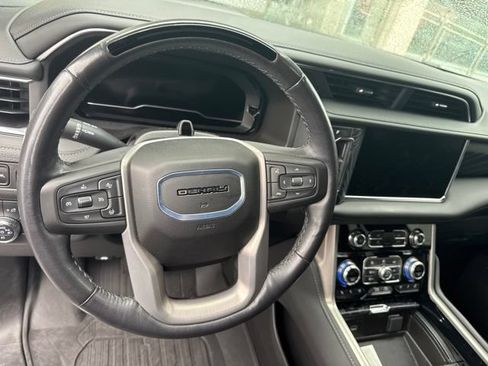 Used 2024 GMC Yukon XL Denali w/ Advanced Technology Package AWD/4WD image 7