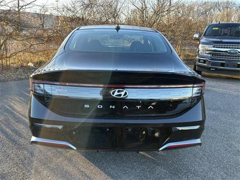 New 2026 Hyundai Sonata SEL image 3