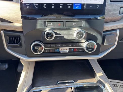 Used 2024 Ford Expedition Max Limited image 25