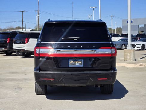 Used 2020 Lincoln Navigator L Reserve w/ Equipment Group 208A Reserve image 8
