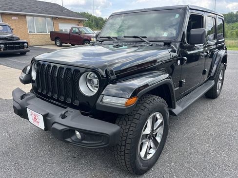 Used 2022 Jeep Wrangler Unlimited Sahara w/ LED Lighting Group AWD/4WD image 7
