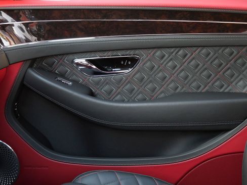 Used 2020 Bentley Continental GT image 16