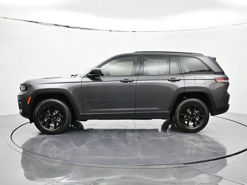 New 2025 Jeep Grand Cherokee Altitude AWD/4WD image 8