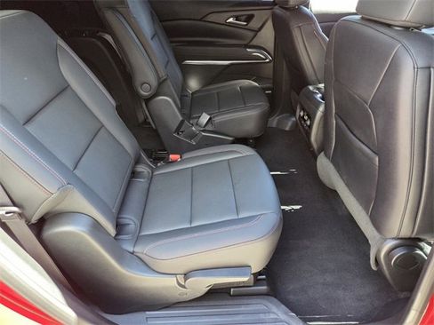 Certified 2025 Chevrolet Traverse Z71 w/ Enhanced Driving Package image 12