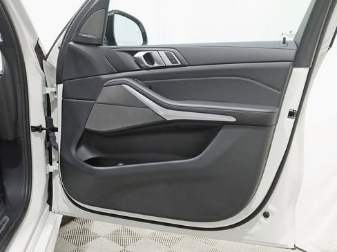 Used 2022 BMW X5 M50i AWD/4WD image 36