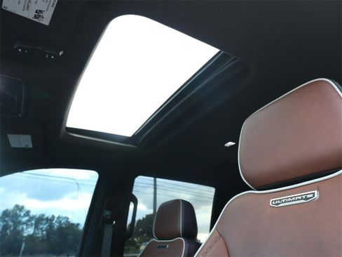 Used 2024 GMC Sierra 3500 Denali Ultimate image 4