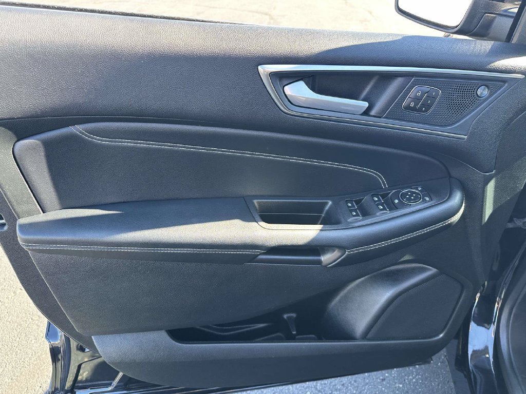 Certified 2024 Ford Edge Titanium AWD/4WD image 9