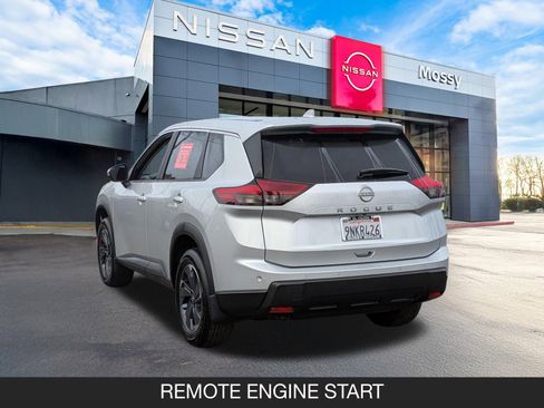 Certified 2025 Nissan Rogue SV image 7