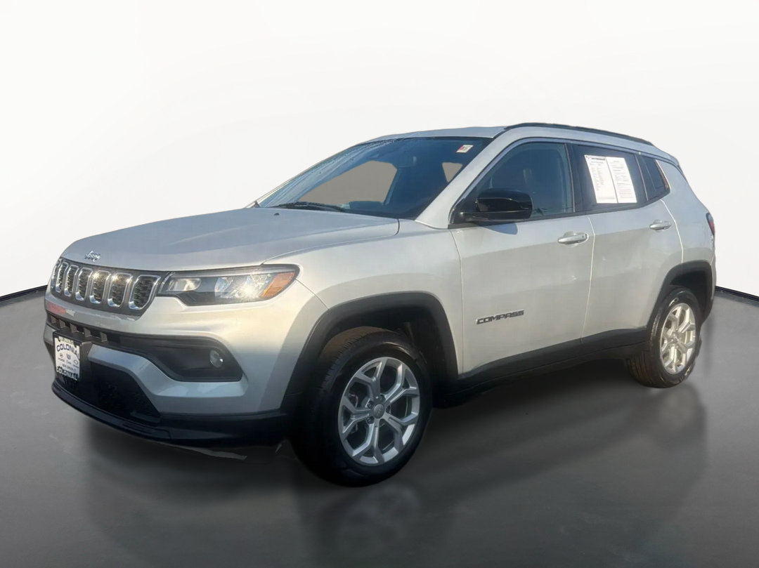 Used 2024 Jeep Compass Latitude AWD/4WD image 1