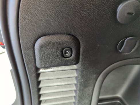 Used 2021 Jeep Grand Cherokee Laredo X image 29