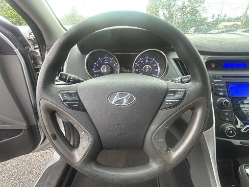 Used 2012 Hyundai Sonata GLS FWD image 11